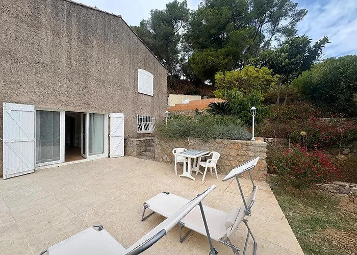 T2 Avec Terrasse, Piscine Et Jardin Appartement Carqueiranne