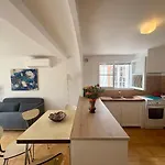 T2 Avec Terrasse, Piscine Et Jardin *