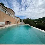 Lägenhet T2 Avec Terrasse, Piscine Et Jardin Carqueiranne