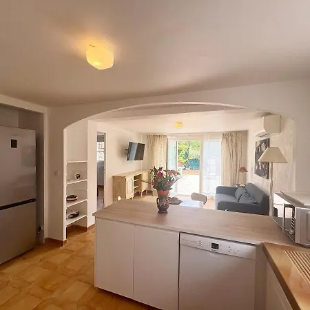 T2 Avec Terrasse, Piscine Et Jardin Lägenhet