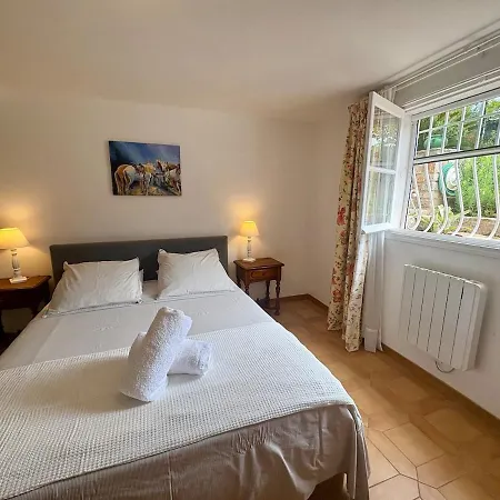 T2 Avec Terrasse, Piscine Et Jardin *