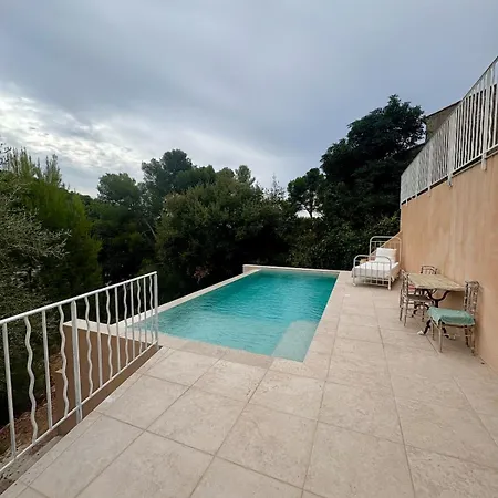 T2 Avec Terrasse, Piscine Et Jardin